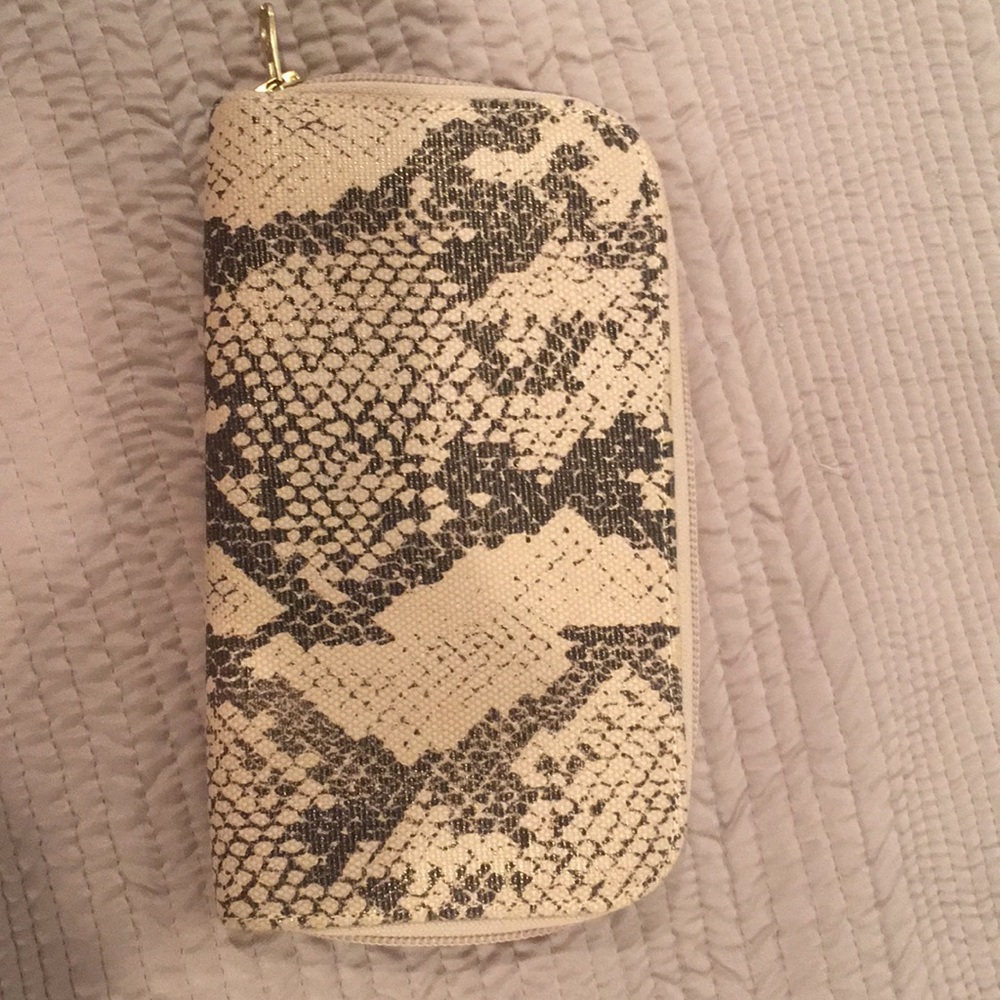 Gold & tan clutch, like new in great condition!